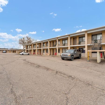 Ranchmen Motel Медисин Хет Екстериор снимка