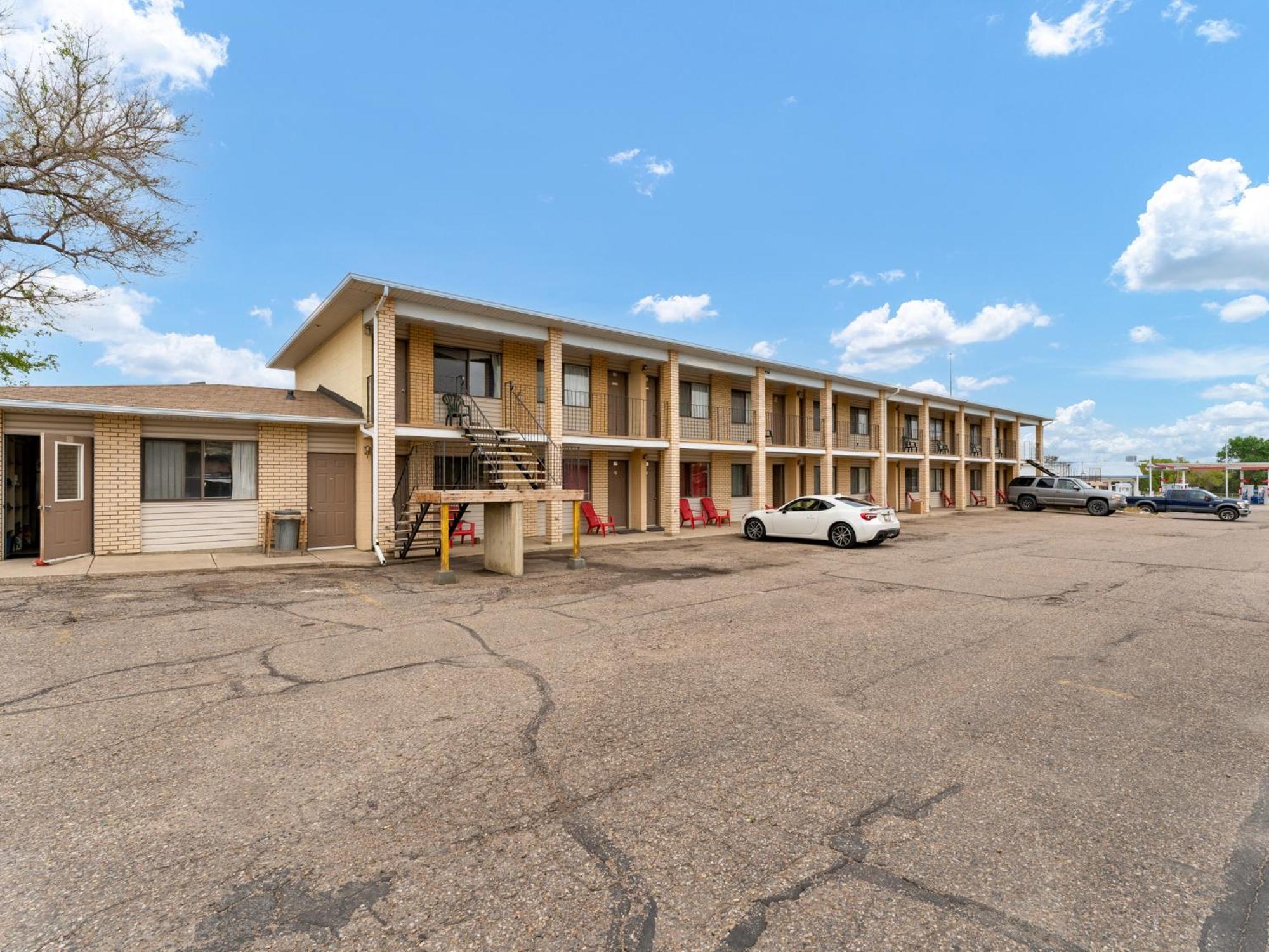 Ranchmen Motel Медисин Хет Екстериор снимка