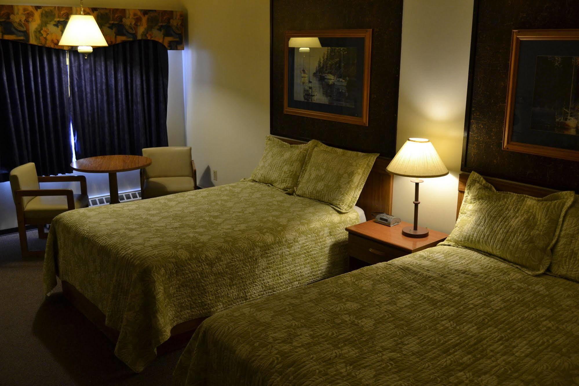 Ranchmen Motel Медисин Хет Екстериор снимка